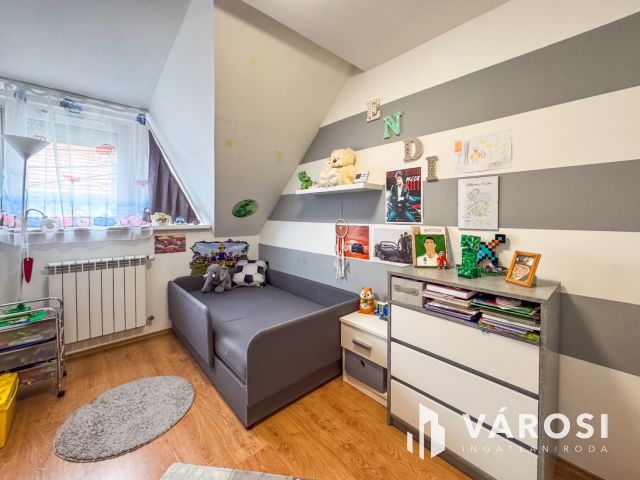 Gyönyörű sorház a Vár szomszédságában
