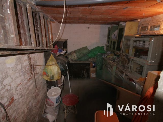 Kis ház keresi vállalkozó kedvű lakóját
