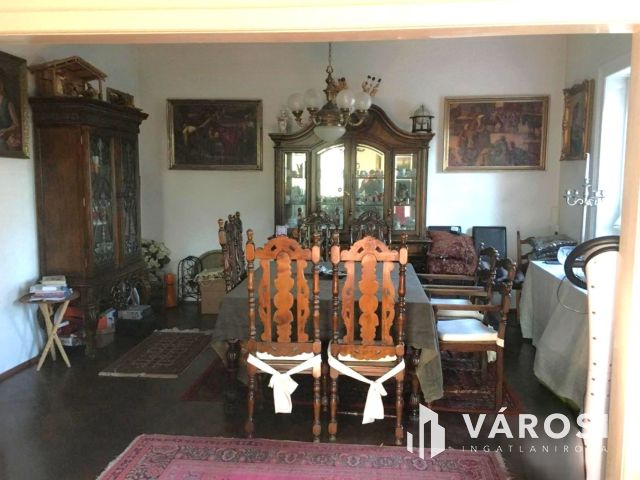 Nagypolgári villa parkosított kerttel, Dunai panorámával