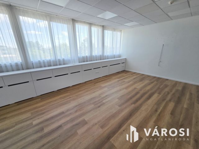 Kiadó Iroda Budaörsön -d10