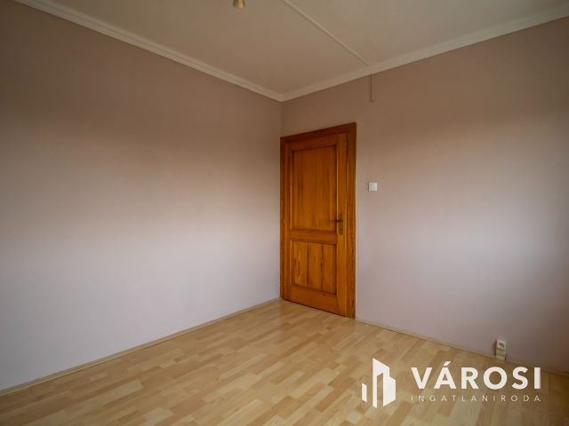 Eladó egy méltán népszerű 2+1 félszobás lakás