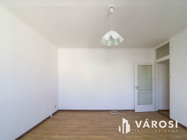 Kiadó egy panel lakás a Kazinczy-lakótelepen