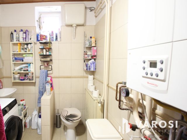 Tram-train állomáshoz közeli 102 m2-es házrészt kínálok