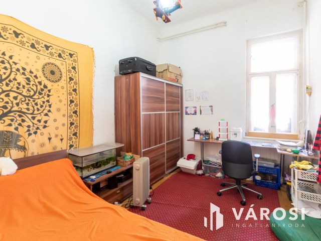 RÁKOSPALOTA 92 M² + KERT + PINCE – 2 HÁZRÉSZ: 81,8 M FT!