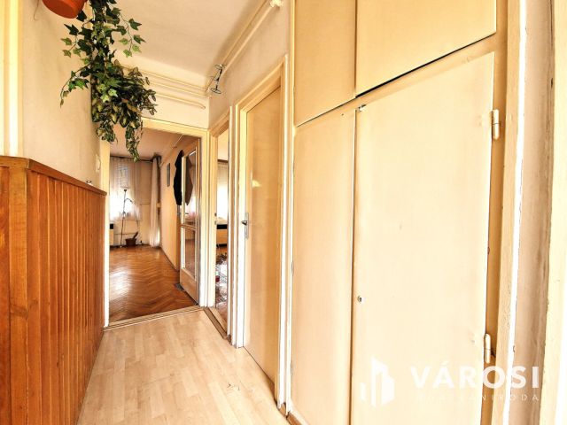Jó elosztású, erkélyes, tégla lakás Szeghalom szívében