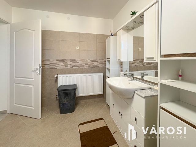 4 szobás, felújított családi ház, csendes környezetben